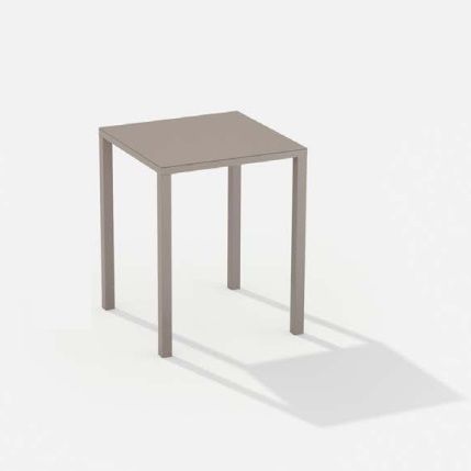 Quadratischer, grauer Easy Outdoor Bartisch Fast auf weißem Hintergrund, ideal für Garten und Terrasse.